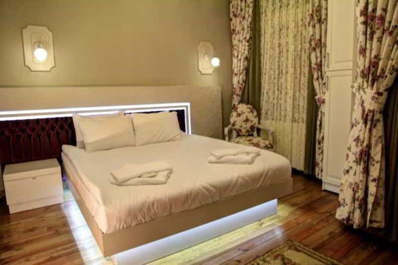 Omer Hayyam Suites איסטמבול חדר תמונה